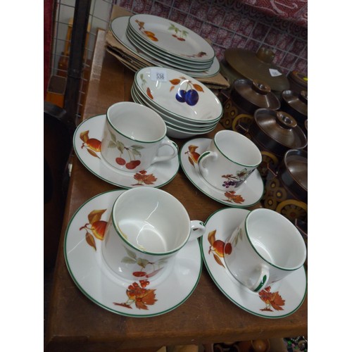 536 - Royal Worcester Evesham Vale four serving set inc. cups, saucers, fruit bowls, dinner plates and sid... 