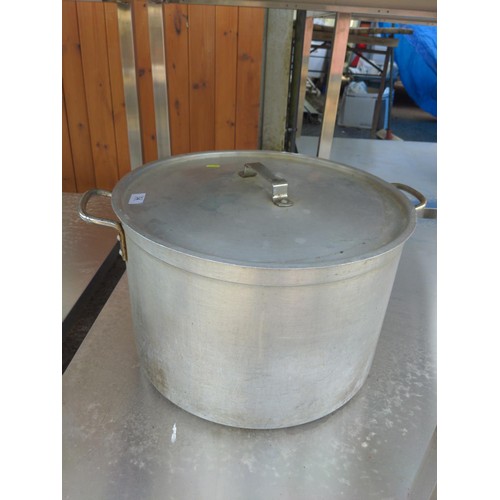 54 - Very large cook pot with lid. H31cm D48cm