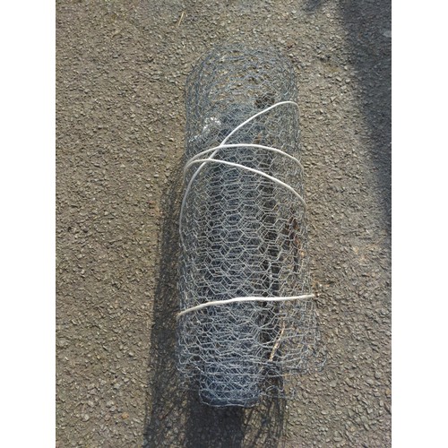 59 - Roll of chicken wire. W65cm, length unknown.