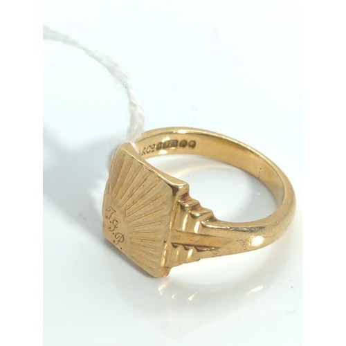 634 - 9ct gold signet ring, with sunburst design and engraved intials, size T, 5.8 grams