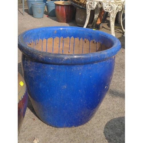 81 - 3 large glazed garden planters/pots. Tallest H42cm