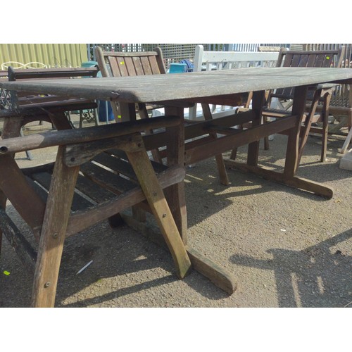 85 - Garden table & 4 chairs. Table L180cm