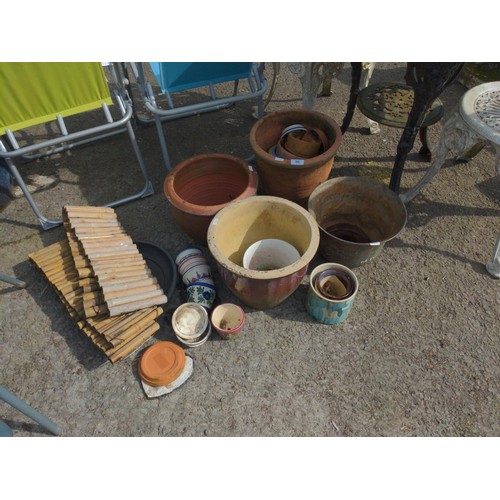 99 - Quantity of garden pots, bamboo edging etc