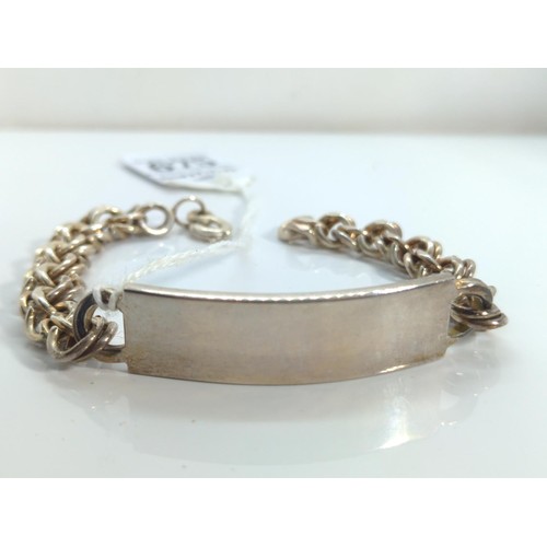 675 - Hallmarked silver ID bracelet, unengraved, 32.5 grams