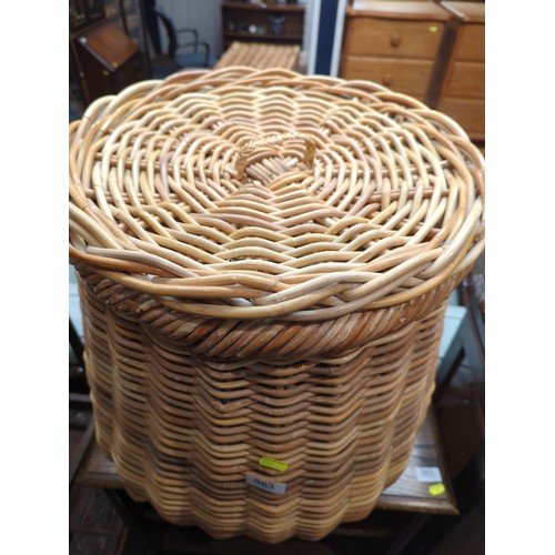 963 - Wicker laundry basket bulbous shape  Dia 42 cm H 53 cm