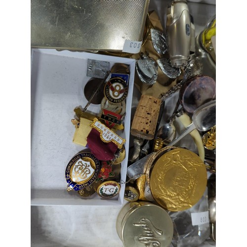 602 - Tray of mixed collectables, including badges, boxes, rolled gold bracelet and other items