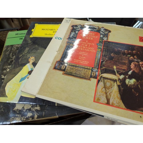 456A - Black hard case with 78's and green album with classical 78's