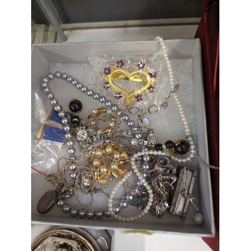 677 - Box of jewellery, including some silver and costume jewellery