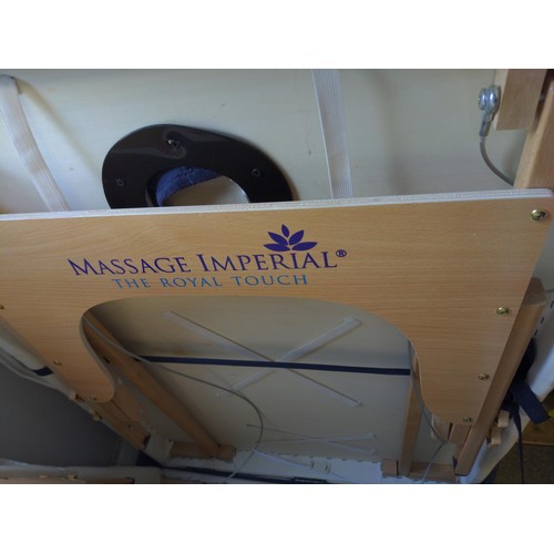 201 - Massage Imperial. Massage bed in cover (white)