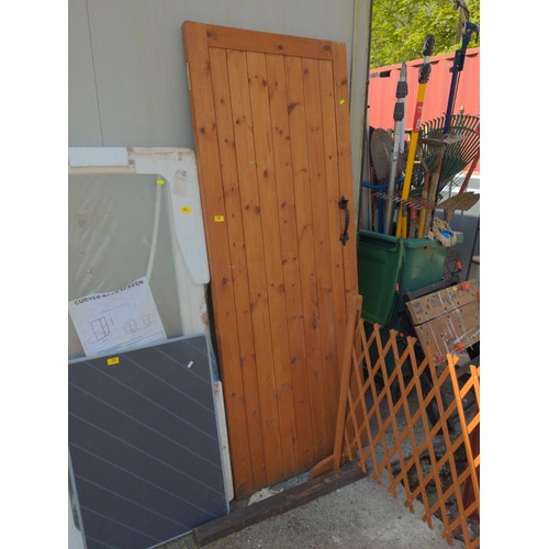 59 - Pine door. W760mm H1965mm