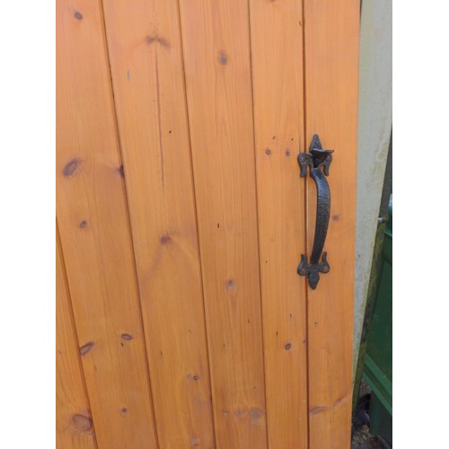 59 - Pine door. W760mm H1965mm