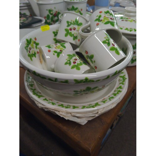 657 - Portmeirion Summer Strawberries tea pot, 6 coffee cups two tureens, salad bowl, plates, bowls etc.