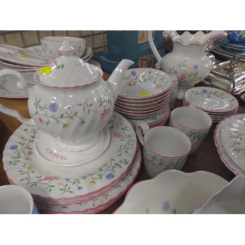 659 - Johnson Bros dinner and tea ware, inc, 6 mugs, jugs, cups, saucers, tureen, bowls and salt and peppe... 