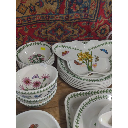 667 - Large quantity of Portmeirion Botanic Gardens Inc, Dinner plates, side plates, bowls, mugs and jugs,... 