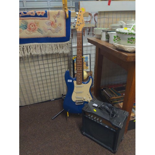 683 - Squire Fender Bullet Stratocaster electric guitar plus Sound King Amp 20 W Model SKAK20BA