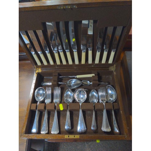 691 - Part full Canteen of silver plated cutlery