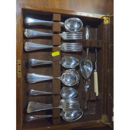 691 - Part full Canteen of silver plated cutlery