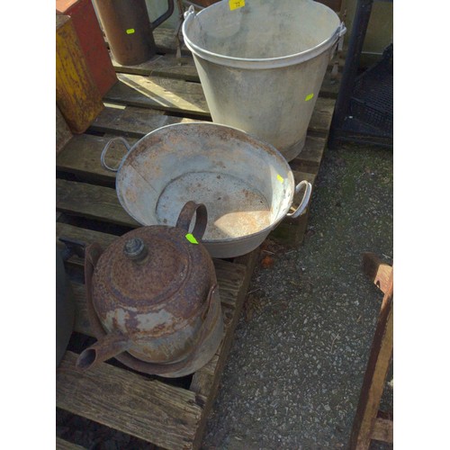 72 - Galvanised bucket, tub & kettle.