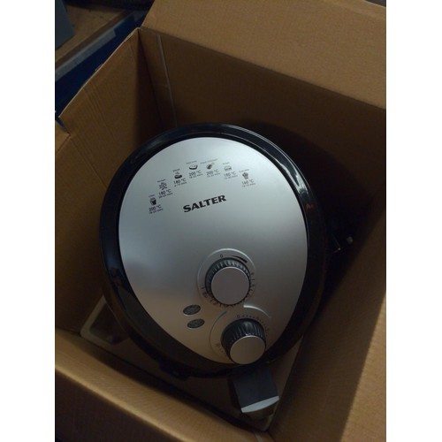 243 - Salter Air fryer 3.2l. with box.