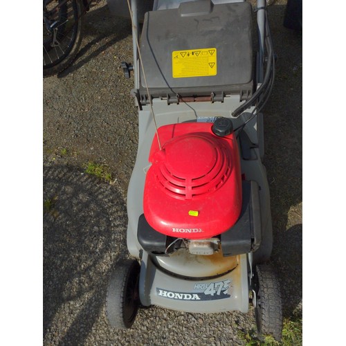 28 - Honda petrol lawn mower. Tested, but we were unable to start it. Sold as spares & repair. Blade ... 