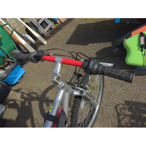 32 - Raleigh men's mountain bike, with Airlite 18