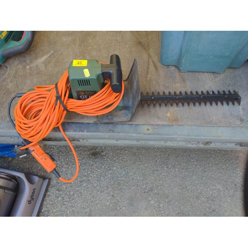 45 - Black & Decker GT150 electric hedge trimmer