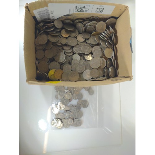 491 - Box of mixed British and world coins, gross weight including box 6.4kg