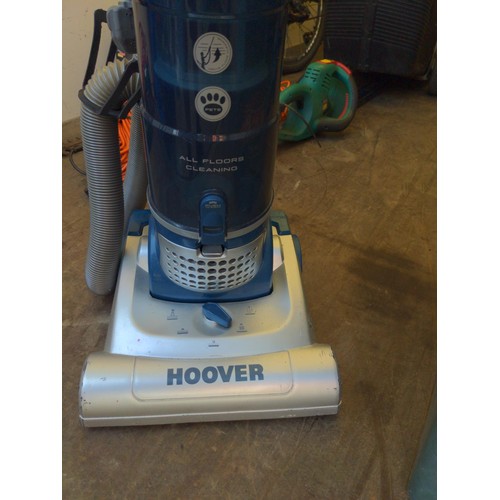 50 - Hoover vacuum upright Vortex all floors cleaning.