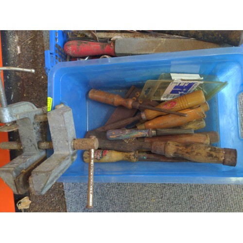 268 - Box of woodworking chisels & other assorted tools inc. Record 80 Imp clamp.