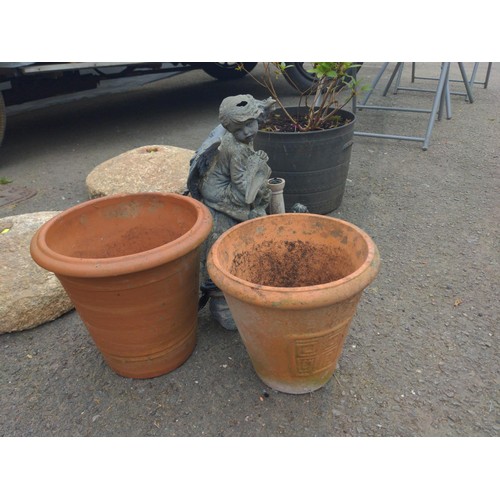 23 - 2 terracotta pots & various garden ornaments