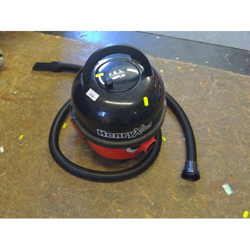 270 - HenryXtra vacuum cleaner, tube present but no steel pipe or head