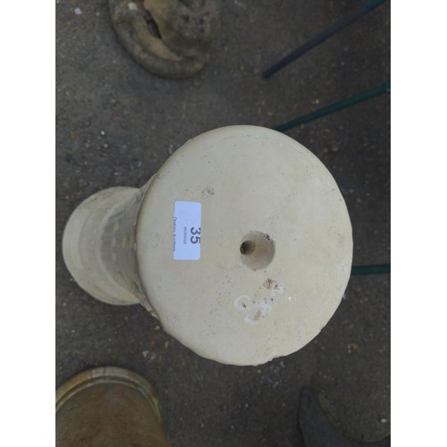 35 - Concrete column stand. H77cm