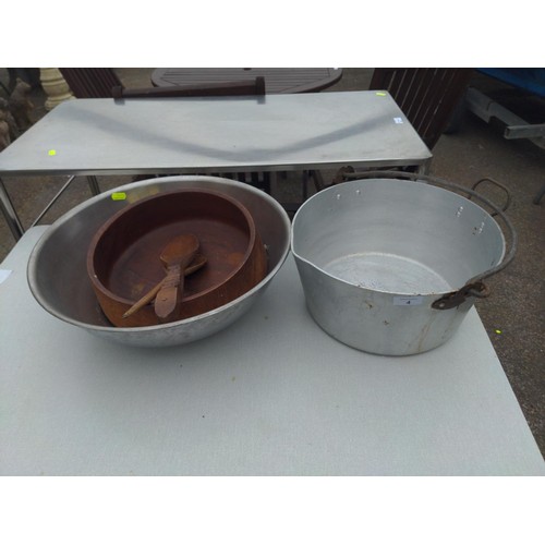 4 - Preserve pan, aluminium pan & wooden bowl with servers