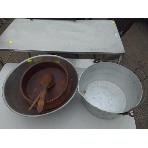 4 - Preserve pan, aluminium pan & wooden bowl with servers