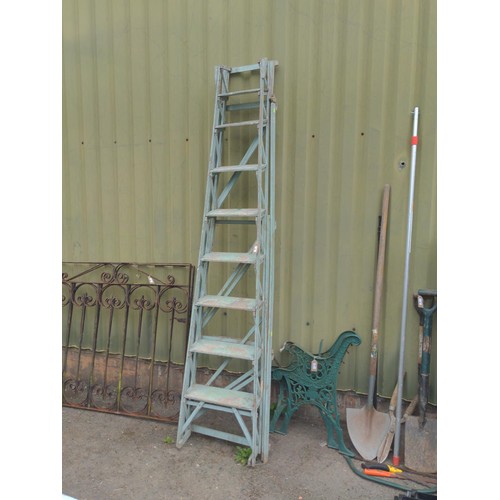 58 - Decorative vintage wooden step ladder