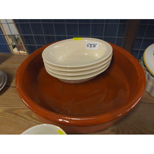 588 - TG Green oval pie dishesx 4 Villeroy and Boch mugs Pampered chef baking stone plus 4 suet dishes and... 