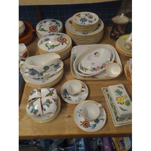 589 - Royal Worcester Palmyra Bride of the Desert dinner and tea ware inc. 8x dinner cake and side plates,... 