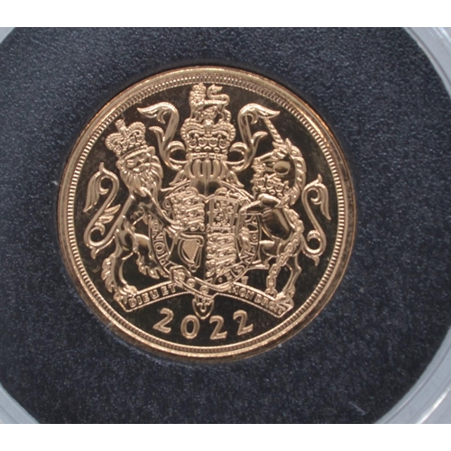 14 - 2022 Elizabeth II UK Platinum Jubilee Gold Sovereign, from Harrington & Byrne, with certificate ... 