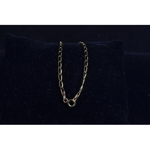 90 - Two 9ct gold neck chains, circumference 450mm and 500mm respectively, gross weight 3.9 grams