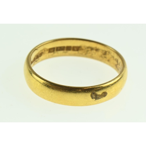 223 - 22ct gold band ring, size S, 5.42 grams