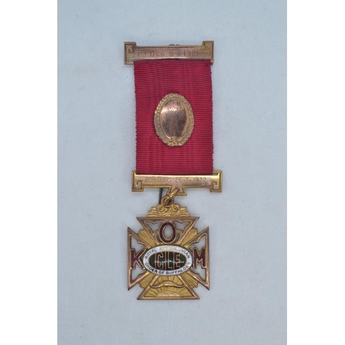 244 - 9ct Gold hallmarked masonic jewel 'Royal  18.87g approximately gross weight 31.45g.