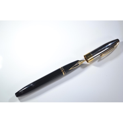 286 - Two fountain pens, Parker Sonnet metal and pearl with 18k nib and Sheaffer fountain pen with 18k nib... 