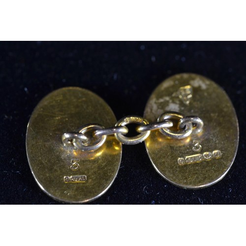 187 - Pair of 9ct gold cufflinks and three 9ct gold studs, gross weight 9.08 grams, together with a gold f... 