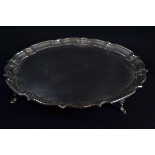 317 - Silver circular footed salver, Barker Brothers Silver Ltd, Birmingham 1933, diameter 26.5cm, 536 gra... 