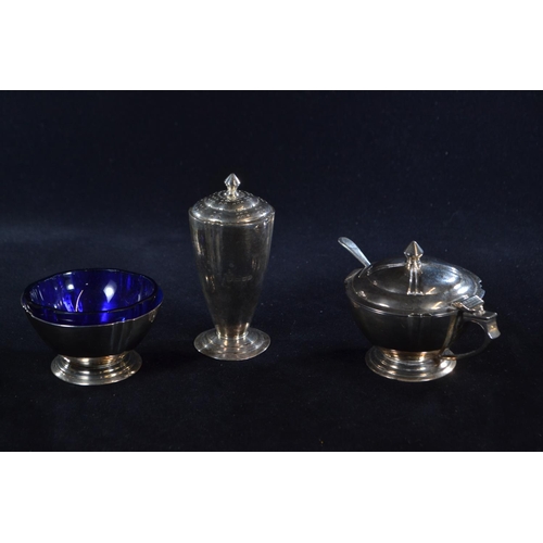 333 - Silver three piece cruet set, Edward Barnard & Sons Ltd, London 1935 and 1937, the mustard and s... 