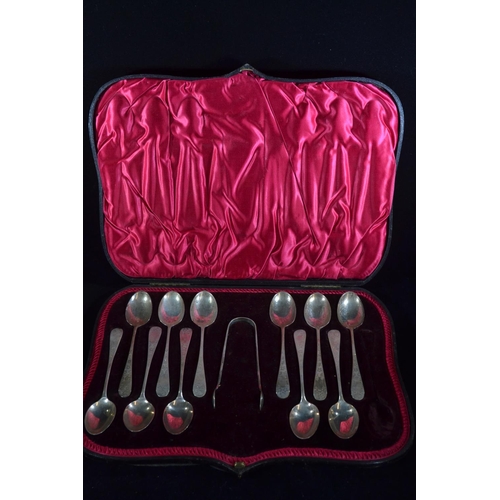 335 - Silver part set of teaspoons and sugar nips, Albert Henry Thompson, Sheffield 1898 and 1911, decorat... 