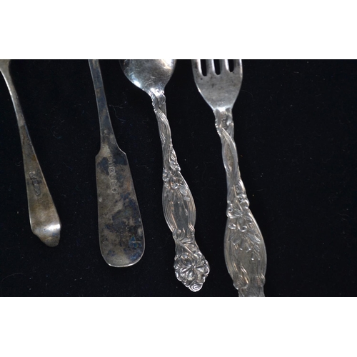 341 - Collection of fourteen pieces of silver flatware, various marks and dates, gross weight 290 grams,&n... 