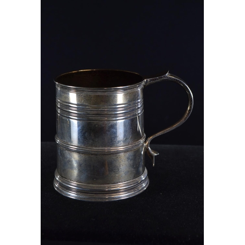 349 - Silver half pint tankard, Roberts & Belk Ltd, Sheffield 1934, initialled 'GPWC', height 9.2cm, 2... 