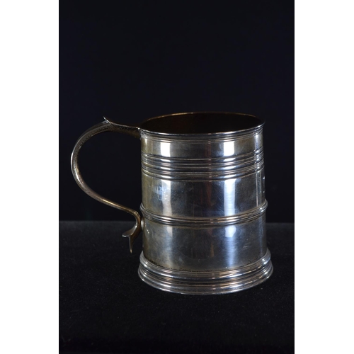 349 - Silver half pint tankard, Roberts & Belk Ltd, Sheffield 1934, initialled 'GPWC', height 9.2cm, 2... 