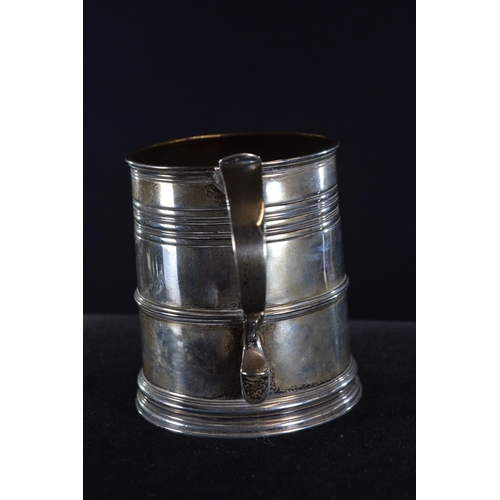 349 - Silver half pint tankard, Roberts & Belk Ltd, Sheffield 1934, initialled 'GPWC', height 9.2cm, 2... 